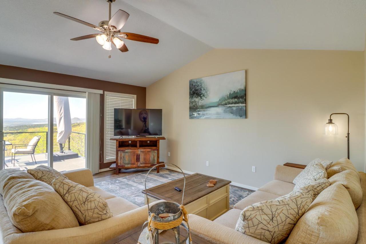 Charming Edgemont Home With Deck And Lake Views! Fairfield Bay Exterior foto